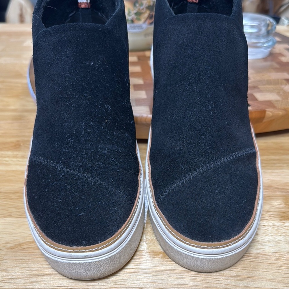 Women’s Toms Black Shoed - Picture 8 of 8